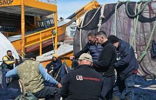 Karadenizli balıkçılar sezon sonunda ağlarını...