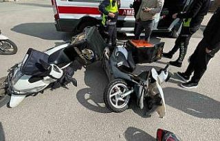 Karaman’da motokuryeler çarpıştı: 2 yaralı
