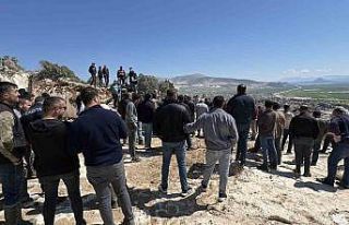 Karamanlı’da vatandaşlar mermer ocağına karşı...