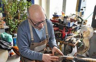 Kars’ta 73 yaşındaki usta, kaybolan "tar"...