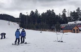 Kars’ta bahar ortasında kayak keyfi: Sarıkamış’ta...
