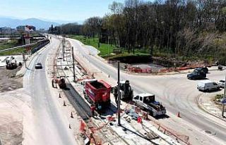 Kartepe Tramvay Hattı’nda duraklar kurulmaya başlandı