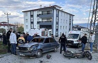 Kastamonu’da otomobil ile motosiklet çarpıştı:...