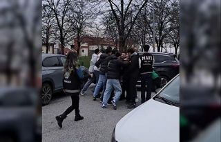 Kavga ihbarına giden polisler pastayla karşılandı