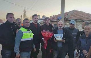 Kavgayı ayırmaya gelen polisleri davul-zurnayla...