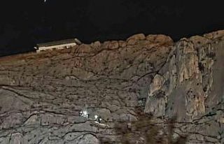 Kayalıklardan atlayan cezaevi firarisi kurtarıldı