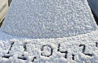 Kayseri’ye Nisan ayında kar yağdı