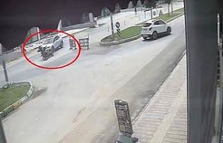 Kaza yapan motosikletli karşı yönden gelen minibüsün...