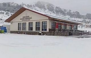 Keltepe Kayak Merkezi nisan ayında beyaz örtüyle...