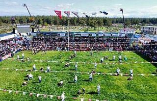 Kepez’de pehlivanlar dualı çayıra çıktı