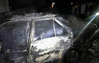 Keşan’da park halindeki otomobilde çıkan yangın...