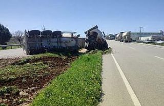 Kilis’te beton mikseri devrildi