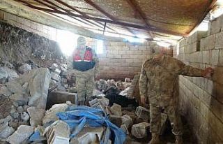 Kilis’te toprak kayması: Ahır çöktü, 40 hayvan...