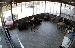 Kimse ne yaptığını anlamadı: Etrafında aracıya...