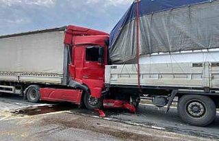 Kocaeli TEM’de 6 tır birbirine girdi: Ankara yönü...