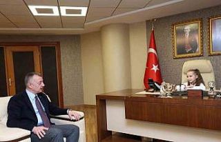 Koltuğu devralan minik başkan ilk talimatlarını...