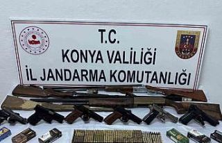 Konya’da jandarma çok sayıda silah ve silah parçası...