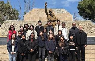 Köşklü öğrenciler şehitleri unutmadı