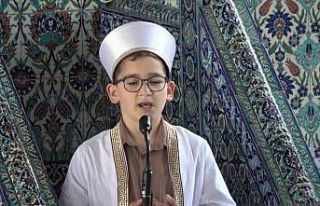 Küçük yaşta büyük an: 9 yaşında 3 bin kişiye...