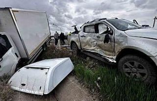 Kulu’da kamyonet ile pikap çarpıştı: 2 yaralı