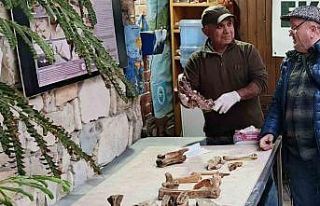 Kuşadası kıyılarında fırtına sonrası ortaya...