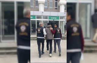 Kuşadası’nda aranan 2 şahıs yakalandı