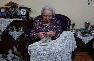 Kütahya’da 70 yıldır ilmek atan emekli öğretmenin...