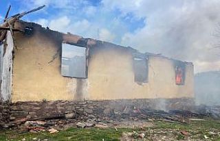 Kütahya’da sobadan çıkan yangında yaşlı kadın...