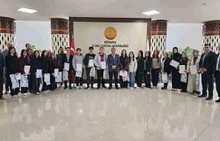 Kütahya’nın başarılı öğrenciler ödüllendirildi