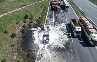 Kuzey Marmara Otoyolu’nda köpük sprey yüklü...