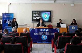 Lise öğrencilerine dijital farkındalık semineri...