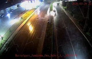 Malatya’da kontrolden çıkan araç refüje çarptı