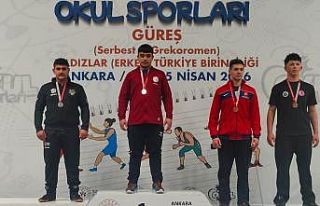 Manavgatlı güreşçi Umut Altay Türkiye ikincisi...