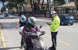 Manisa’da motosiklet denetimi: 540 sürücüye,...