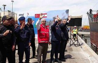 Mersin Limanı’ndan Lübnan’a 730 tonluk insani...