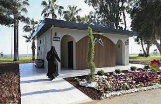 Mersin’de sahil bandına modern mescit