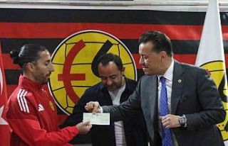Milletvekili Hatipoğlu’ndan Eskişehirspor’a...