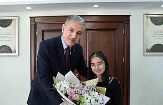 Minik Ela Naz, valilik koltuğuna oturdu