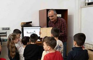 Minik öğrenciler Kütüphane Haftası’nda kitaplarla...