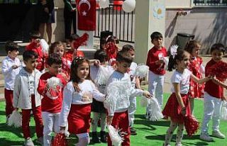 Minik öğrenciler polis abileri unutmadı