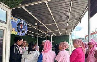 Mobil sigara bırakma polikliniğine kadın işçilerden...