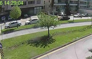 Motosikletin önünü 3 saniyeliğine kaldırdı,...