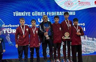 Muğla’lı U15 grekoromen güreş takımı, Türkiye...