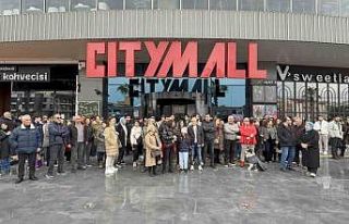 Mühürlenen CityMall AVM için basın açıklaması