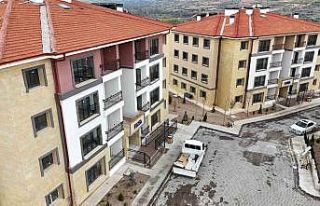 Nevşehir’de TOKİ konutları hak sahiplerine teslim...