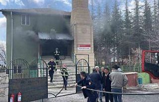 Niğde’de camide yangın, ekiplerin müdahalesi...