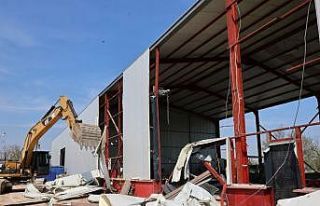 Nilüfer’de 2 günde 4 yıkım