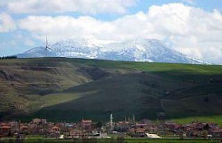 Nisan sürprizi: Amasya’nın zirveleri beyaza büründü