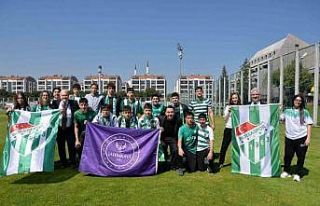 Öğrencilerden şampiyonu ziyaret