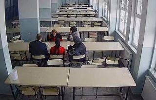 Öğrencisini Heimlich manevrasıyla kurtardı